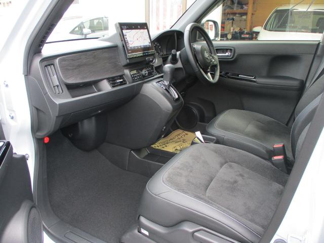 N-ONE プレミアム ワンオーナー・メーカー保証付き・禁煙車・走行7684km・9インチGathersナビ・Bカメラ・ETC(8枚目)