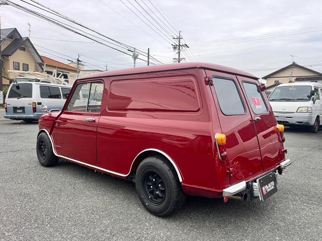 ＭＩＮＩ 　パネルバン　キャブ車　４ＭＴ　センターメーター　ローダウン　ＡＷ　観音開き（3枚目）