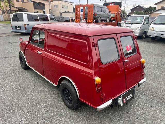 ＭＩＮＩ 　パネルバン　キャブ車　４ＭＴ　センターメーター　ローダウン　ＡＷ　観音開き（4枚目）