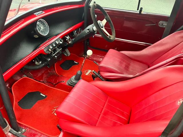 ＭＩＮＩ 　パネルバン　キャブ車　４ＭＴ　センターメーター　ローダウン　ＡＷ　観音開き（21枚目）