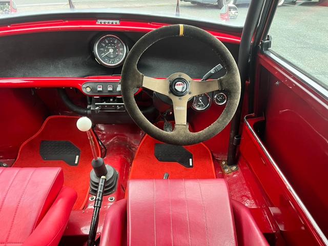 ＭＩＮＩ 　パネルバン　キャブ車　４ＭＴ　センターメーター　ローダウン　ＡＷ　観音開き（23枚目）