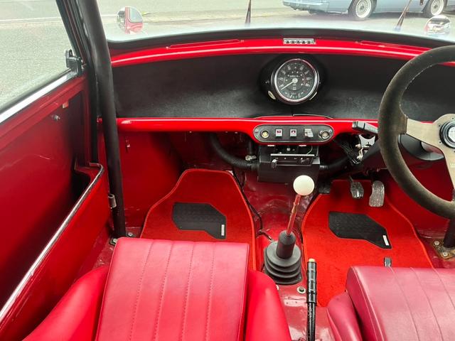 ＭＩＮＩ 　パネルバン　キャブ車　４ＭＴ　センターメーター　ローダウン　ＡＷ　観音開き（24枚目）