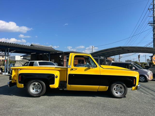 シボレーＣ－１０ ステップサイド　３５０エンジン　ウッドデッキ　ホーリーキャブ　ローダウン　クーラー　パワステ（3枚目）