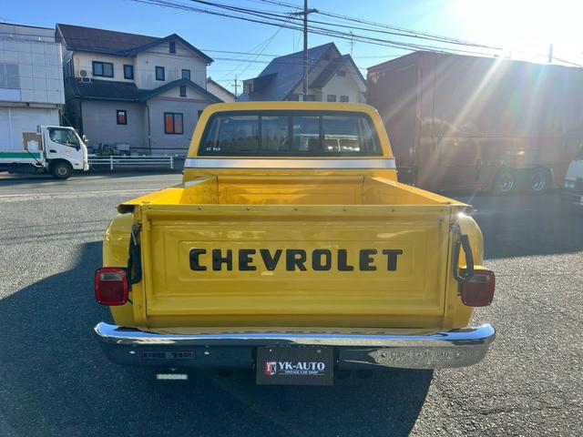 シボレーＣ－１０ ステップサイド　３５０エンジン　ウッドデッキ　ホーリーキャブ　ローダウン　クーラー　パワステ（8枚目）