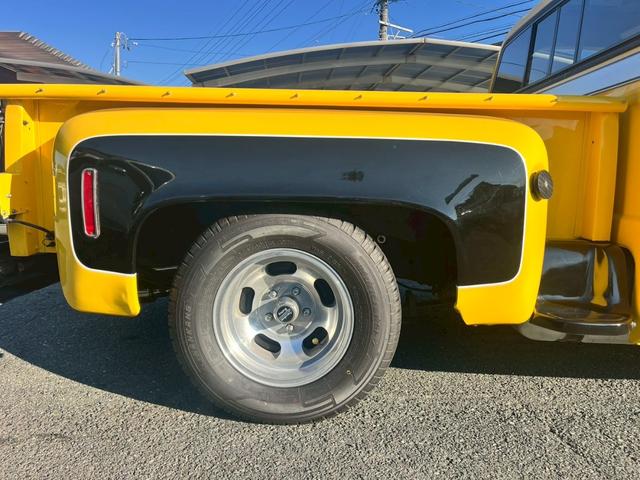 シボレーＣ－１０ ステップサイド　３５０エンジン　ウッドデッキ　ホーリーキャブ　ローダウン　クーラー　パワステ（14枚目）