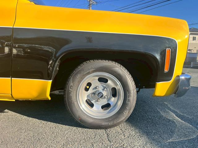 シボレーＣ－１０ ステップサイド　３５０エンジン　ウッドデッキ　ホーリーキャブ　ローダウン　クーラー　パワステ（15枚目）