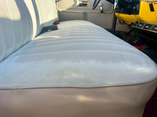 シボレーＣ－１０ ステップサイド　３５０エンジン　ウッドデッキ　ホーリーキャブ　ローダウン　クーラー　パワステ（26枚目）