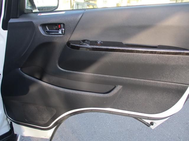 ハイエースバン スーパーＧＬ　ダークプライムＩＩ　純正ナビＴＶ　ビルトインＥＴＣ　バックカメラ　スマートキー　ＬＥＤヘッドライト　ローダウン　社外ＬＥＤテール　社外アルミ（21枚目）