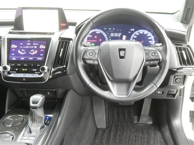 クラウンハイブリッド Ｓ　Ｃパッケージ　セーフティセンス　ドラレコ付　ＬＥＤヘッドライト　本革シート　純正アルミホイール　ＥＴＣ　バックモニター　スマートキー　ＣＤ／ＤＶＤ再生付き　フルセグメモリーナビ　オートエアコン　クルーズコントロール（4枚目）