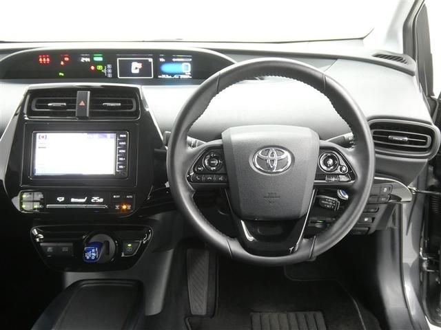 プリウス S セーフティセンス ドラレコ付き LEDヘッドライト リアスポイラー バックモニター ETC スマートキー 純正アルミホイール CD再生付き ワンセグメモリーナビ シート素材モケット オートエアコン(4枚目)