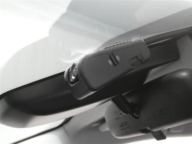 プリウス S セーフティセンス ドラレコ付き LEDヘッドライト リアスポイラー バックモニター ETC スマートキー 純正アルミホイール CD再生付き ワンセグメモリーナビ シート素材モケット オートエアコン(16枚目)
