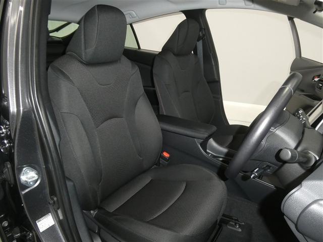 プリウス S セーフティセンス ドラレコ付き LEDヘッドライト リアスポイラー バックモニター ETC スマートキー 純正アルミホイール CD再生付き ワンセグメモリーナビ シート素材モケット オートエアコン(17枚目)