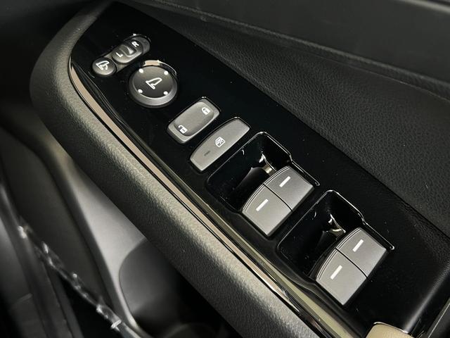 ヴェゼル ｅ：ＨＥＶＰＬａＹ　保証付き２年　衝突被害軽減ブレーキ　カーテンエアバッグ　盗難防止装置　ＡＢＳ　ＥＳＣ　フルオートエアコン　リアカメラ　シートヒータ　エアバッグ　ＬＥＤヘッドライト　キーレスエントリー　ＥＴＣ　記録簿（41枚目）