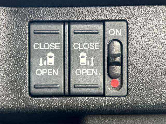 ステップワゴンスパーダ ｅ：ＨＥＶスパーダＧホンダセンシング　１年保証　ＬＥＤライト　ドライブレコーダ　カーテンエアバック　横滑り防止装置　クルーズコントロール　Ｂカメラ　ＵＳＢ接続　フルセグ　ＤＶＤ再生可能　ナビ＆ＴＶ　キーレス　ＥＴＣ　スマートキー　ＡＡＣ（26枚目）