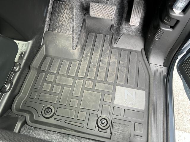 Ｎ－ＶＡＮ＋スタイル ファン　２年保証　追突軽減ブレーキ　Ｂカメ　キーフリー　ＷＳＲＳ　フルフラットシート　ＤＶＤ再生　ＬＥＤヘッドランプ　運転席エアバッグ　スマートキー　フルセグＴＶ　クルーズコントロール　パワーウィンドー　ＰＳ（22枚目）