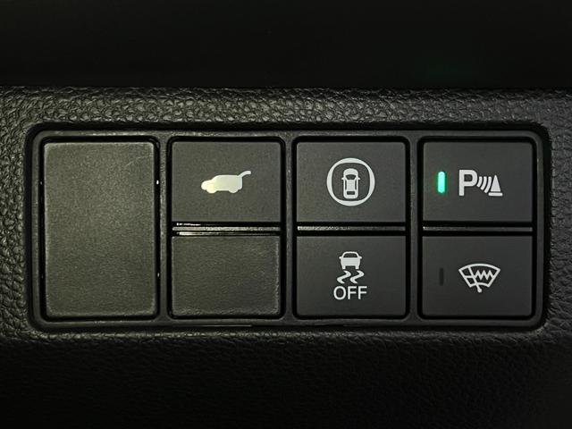 ヴェゼル ｅ：ＨＥＶＺ　保証付き２年　衝突回避支援ブレーキ機能　スマキ　Ｐトランク　フルオートエアコン　エアバッグ　両席エアバック　Ｒカメ　記録簿付　パワーウィンドウ　ＬＥＤランプ　クルーズＣ　ナビ＆ＴＶ　キーレスエントリー（22枚目）