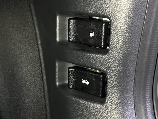 ヴェゼル ｅ：ＨＥＶＺ　保証付き２年　衝突回避支援ブレーキ機能　スマキ　Ｐトランク　フルオートエアコン　エアバッグ　両席エアバック　Ｒカメ　記録簿付　パワーウィンドウ　ＬＥＤランプ　クルーズＣ　ナビ＆ＴＶ　キーレスエントリー（26枚目）