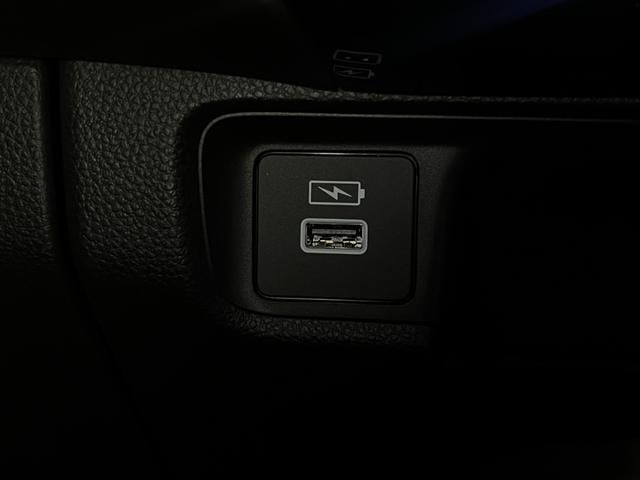 ヴェゼル ｅ：ＨＥＶＺ　保証付き２年　衝突回避支援ブレーキ機能　スマキ　Ｐトランク　フルオートエアコン　エアバッグ　両席エアバック　Ｒカメ　記録簿付　パワーウィンドウ　ＬＥＤランプ　クルーズＣ　ナビ＆ＴＶ　キーレスエントリー（31枚目）