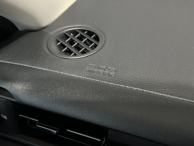 ヴェゼル ｅ：ＨＥＶＺ　保証付き２年　衝突回避支援ブレーキ機能　スマキ　Ｐトランク　フルオートエアコン　エアバッグ　両席エアバック　Ｒカメ　記録簿付　パワーウィンドウ　ＬＥＤランプ　クルーズＣ　ナビ＆ＴＶ　キーレスエントリー（45枚目）