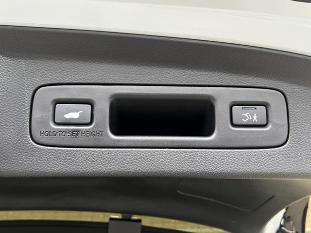 ヴェゼル ｅ：ＨＥＶＺ　保証付き２年　衝突回避支援ブレーキ機能　スマキ　Ｐトランク　フルオートエアコン　エアバッグ　両席エアバック　Ｒカメ　記録簿付　パワーウィンドウ　ＬＥＤランプ　クルーズＣ　ナビ＆ＴＶ　キーレスエントリー（58枚目）
