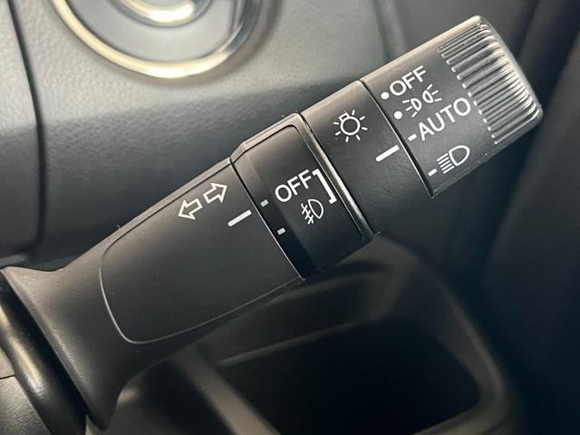 N-BOXカスタム Lスタイル+ブラック 保証1年 横滑り防止 シ-トヒ-タ- クルーズコントロール LEDライト 地デジ スマキー フルオートエアコン パワーステアリング サイドカーテンエアバック ABS Wエアバック パワーウインドウ(22枚目)