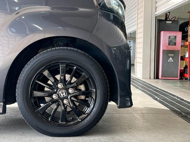 N-BOXカスタム Lスタイル+ブラック 保証1年 横滑り防止 シ-トヒ-タ- クルーズコントロール LEDライト 地デジ スマキー フルオートエアコン パワーステアリング サイドカーテンエアバック ABS Wエアバック パワーウインドウ(51枚目)