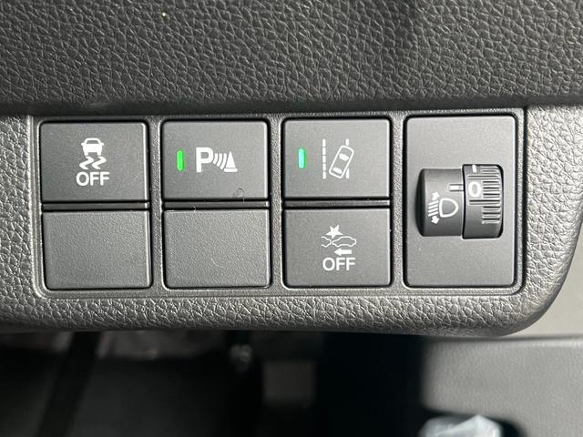 N-ONE プレミアムツアラー 保証2年 ターボエンジン カーテンエアバック 記録簿 LEDランプ クルコン 前席シートヒーター ETC Wエアバッグ フルオートエアコン エアバック DVD ABS パワステ パワーウインドウ(23枚目)