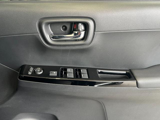 N-ONE プレミアムツアラー 保証2年 ターボエンジン カーテンエアバック 記録簿 LEDランプ クルコン 前席シートヒーター ETC Wエアバッグ フルオートエアコン エアバック DVD ABS パワステ パワーウインドウ(30枚目)