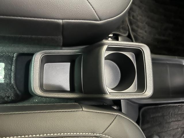 N-ONE プレミアムツアラー 保証2年 ターボエンジン カーテンエアバック 記録簿 LEDランプ クルコン 前席シートヒーター ETC Wエアバッグ フルオートエアコン エアバック DVD ABS パワステ パワーウインドウ(31枚目)