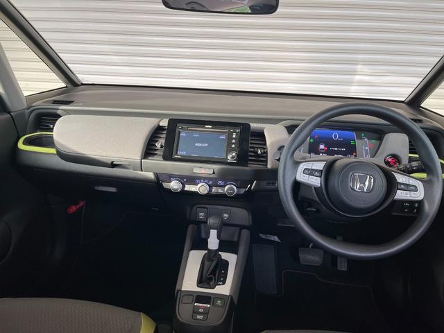 フィット e:HEVネス 保証2年 衝突軽減 Rカメ パーキングセンサー サイドカーテンエアバック LED オートエアコン スマキー エアバッグ VSA キーレス クルコン(27枚目)