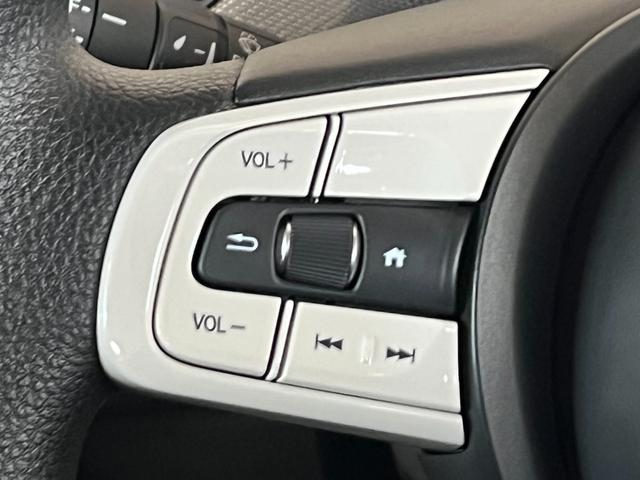 フィット e:HEVネス 保証2年 衝突軽減 Rカメ パーキングセンサー サイドカーテンエアバック LED オートエアコン スマキー エアバッグ VSA キーレス クルコン(29枚目)