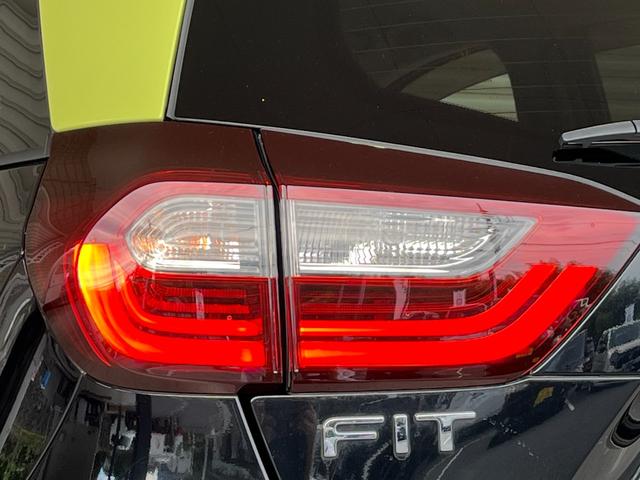 フィット e:HEVネス 保証2年 衝突軽減 Rカメ パーキングセンサー サイドカーテンエアバック LED オートエアコン スマキー エアバッグ VSA キーレス クルコン(52枚目)