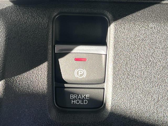 Ｎ－ＢＯＸカスタム ターボ　車線逸脱　衝突被害軽減　禁煙　オートマチックハイビーム　パワステ　両席エアバック　サイドエアバッグ　パワーウィンドウ　アイドリングストップ　自動追従　登録済未使用車（17枚目）