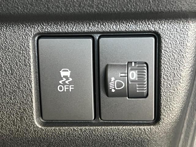 Ｎ－ＢＯＸカスタム ターボ　車線逸脱　衝突被害軽減　禁煙　オートマチックハイビーム　パワステ　両席エアバック　サイドエアバッグ　パワーウィンドウ　アイドリングストップ　自動追従　登録済未使用車（18枚目）