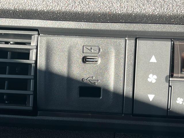 Ｎ－ＢＯＸカスタム ターボ　車線逸脱　衝突被害軽減　禁煙　オートマチックハイビーム　パワステ　両席エアバック　サイドエアバッグ　パワーウィンドウ　アイドリングストップ　自動追従　登録済未使用車（20枚目）