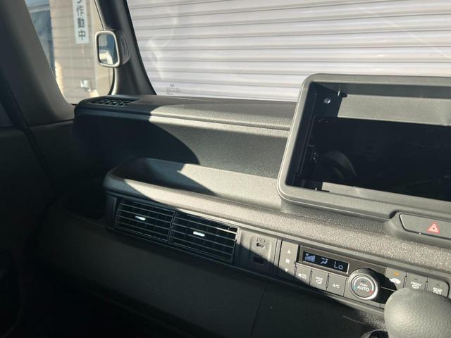 Ｎ－ＢＯＸカスタム ターボ　車線逸脱　衝突被害軽減　禁煙　オートマチックハイビーム　パワステ　両席エアバック　サイドエアバッグ　パワーウィンドウ　アイドリングストップ　自動追従　登録済未使用車（24枚目）