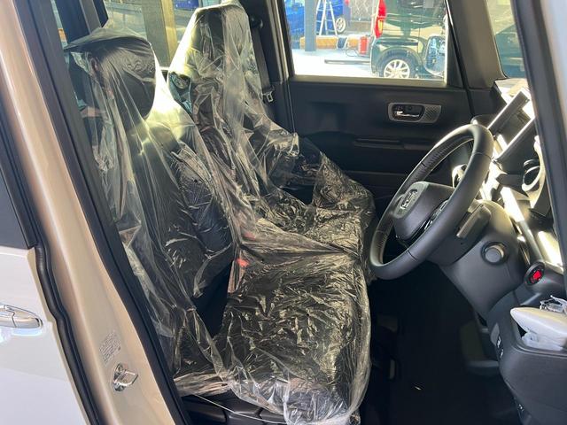 Ｎ－ＢＯＸカスタム ターボ　車線逸脱　衝突被害軽減　禁煙　オートマチックハイビーム　パワステ　両席エアバック　サイドエアバッグ　パワーウィンドウ　アイドリングストップ　自動追従　登録済未使用車（32枚目）