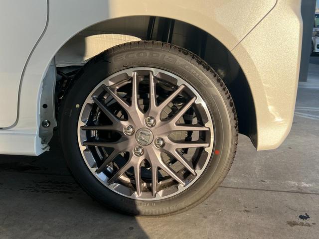 Ｎ－ＢＯＸカスタム ターボ　車線逸脱　衝突被害軽減　禁煙　オートマチックハイビーム　パワステ　両席エアバック　サイドエアバッグ　パワーウィンドウ　アイドリングストップ　自動追従　登録済未使用車（50枚目）