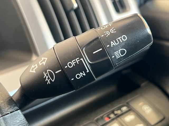 ステップワゴンスパーダ Ｚクールスピリット　保証付き１年　キーフリー　ナビＴＶ　横滑防止　記録簿付き　ＤＶＤ視聴可能　フルオートエアコン　パワーウインドウ　Ａクルーズ　運転席エアバック　パワステ　ワンセグ　ＡＢＳ　ＥＴＣ　エコアイドル（18枚目）