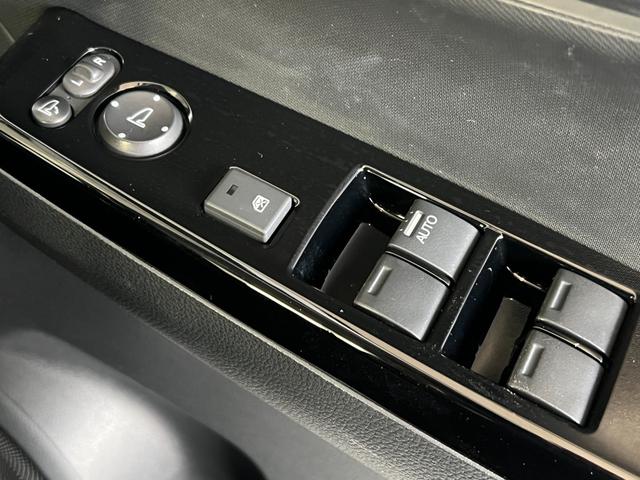 N-ONE オリジナル 保証付1年 追突被害軽減ブレーキ 記録簿 オートクルーズコントロール サイドエアバック ETC車載器 ナビ&TV ワンセグTV LEDライト WAB エアバッグ ABS 横滑り防止装置 キーフリー(19枚目)