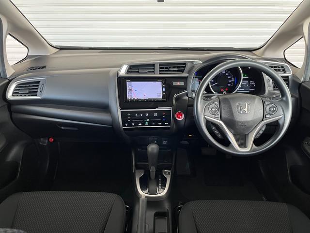 フィット １３Ｇ・Ｌホンダセンシング　保証１年付き　地デジフルセグＴＶ　ＥＴＣ車載器　ＤＶＤ再生可　ナビ＆ＴＶ　サイドカーテンエアバック　Ｄレコ　ＵＳＢ　リアカメラ　エアバック　パワーウインドウ　記録簿　キーフリーシステム　ＬＥＤライト（5枚目）