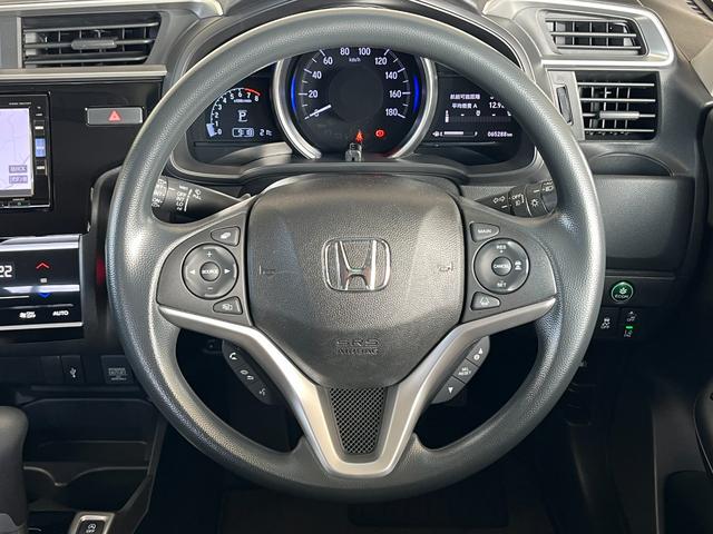 フィット １３Ｇ・Ｌホンダセンシング　保証１年付き　地デジフルセグＴＶ　ＥＴＣ車載器　ＤＶＤ再生可　ナビ＆ＴＶ　サイドカーテンエアバック　Ｄレコ　ＵＳＢ　リアカメラ　エアバック　パワーウインドウ　記録簿　キーフリーシステム　ＬＥＤライト（6枚目）