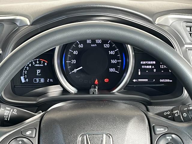 フィット １３Ｇ・Ｌホンダセンシング　保証１年付き　地デジフルセグＴＶ　ＥＴＣ車載器　ＤＶＤ再生可　ナビ＆ＴＶ　サイドカーテンエアバック　Ｄレコ　ＵＳＢ　リアカメラ　エアバック　パワーウインドウ　記録簿　キーフリーシステム　ＬＥＤライト（7枚目）