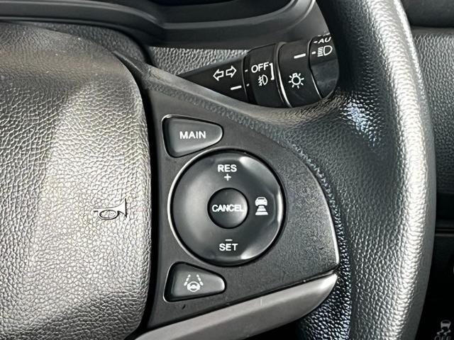 フィット １３Ｇ・Ｌホンダセンシング　保証１年付き　地デジフルセグＴＶ　ＥＴＣ車載器　ＤＶＤ再生可　ナビ＆ＴＶ　サイドカーテンエアバック　Ｄレコ　ＵＳＢ　リアカメラ　エアバック　パワーウインドウ　記録簿　キーフリーシステム　ＬＥＤライト（10枚目）