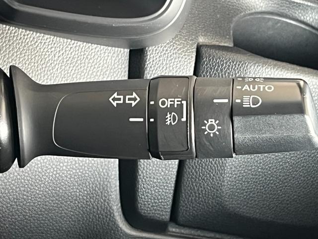 フィット １３Ｇ・Ｌホンダセンシング　保証１年付き　地デジフルセグＴＶ　ＥＴＣ車載器　ＤＶＤ再生可　ナビ＆ＴＶ　サイドカーテンエアバック　Ｄレコ　ＵＳＢ　リアカメラ　エアバック　パワーウインドウ　記録簿　キーフリーシステム　ＬＥＤライト（12枚目）