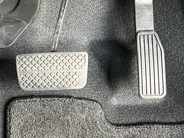 フィット １３Ｇ・Ｌホンダセンシング　保証１年付き　地デジフルセグＴＶ　ＥＴＣ車載器　ＤＶＤ再生可　ナビ＆ＴＶ　サイドカーテンエアバック　Ｄレコ　ＵＳＢ　リアカメラ　エアバック　パワーウインドウ　記録簿　キーフリーシステム　ＬＥＤライト（19枚目）