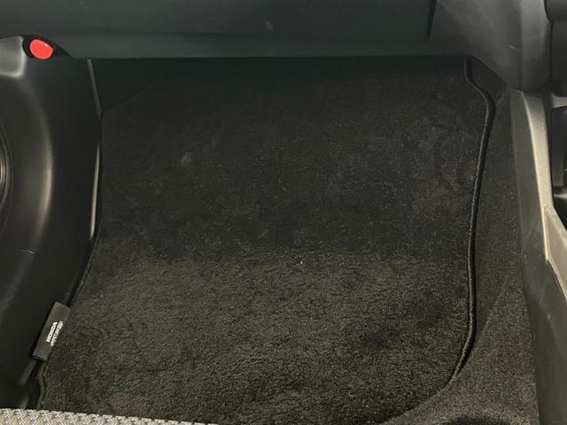 フィット １３Ｇ・Ｌホンダセンシング　保証１年付き　地デジフルセグＴＶ　ＥＴＣ車載器　ＤＶＤ再生可　ナビ＆ＴＶ　サイドカーテンエアバック　Ｄレコ　ＵＳＢ　リアカメラ　エアバック　パワーウインドウ　記録簿　キーフリーシステム　ＬＥＤライト（38枚目）