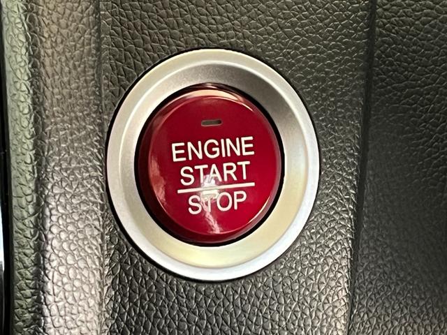 フィット １３Ｇ・Ｆパッケージ　保証付き１年　イモビ　ＤＶＤ再生可能　スマ－トキ－　記録簿有り　ＶＳＡ　ＥＴＣ付き　助手席エアバッグ　Ｒカメラ　オートエアコン　ＵＳＢ接続　エアバック　ＰＳ　キ－フリ－　１セグ　ＰＷ　ＡＢＳ　ＴＶナビ（19枚目）