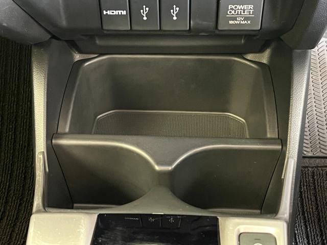 フィット １３Ｇ・Ｆパッケージ　保証付き１年　イモビ　ＤＶＤ再生可能　スマ－トキ－　記録簿有り　ＶＳＡ　ＥＴＣ付き　助手席エアバッグ　Ｒカメラ　オートエアコン　ＵＳＢ接続　エアバック　ＰＳ　キ－フリ－　１セグ　ＰＷ　ＡＢＳ　ＴＶナビ（27枚目）