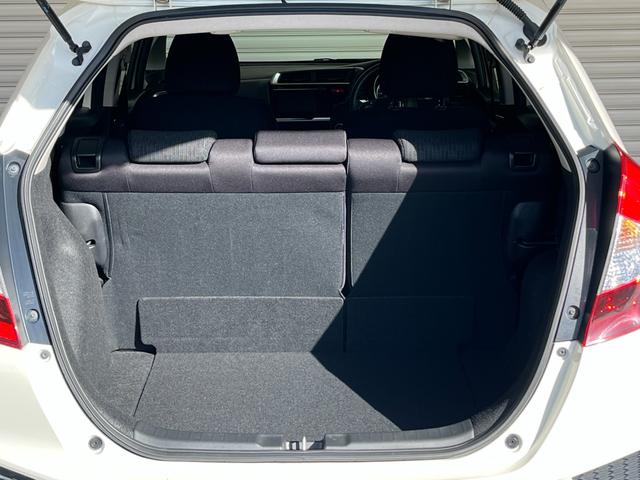 フィット １３Ｇ・Ｆパッケージ　保証付き１年　イモビ　ＤＶＤ再生可能　スマ－トキ－　記録簿有り　ＶＳＡ　ＥＴＣ付き　助手席エアバッグ　Ｒカメラ　オートエアコン　ＵＳＢ接続　エアバック　ＰＳ　キ－フリ－　１セグ　ＰＷ　ＡＢＳ　ＴＶナビ（38枚目）